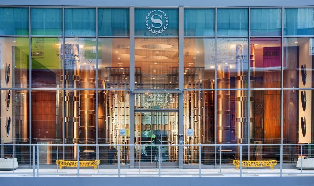 Sheraton Grand Angeles Hotel 4*