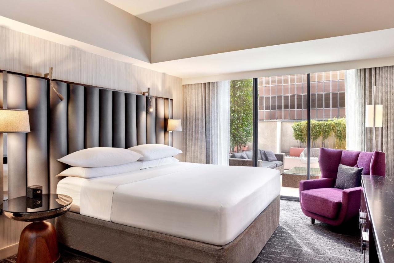 Sheraton Grand Angeles 4*