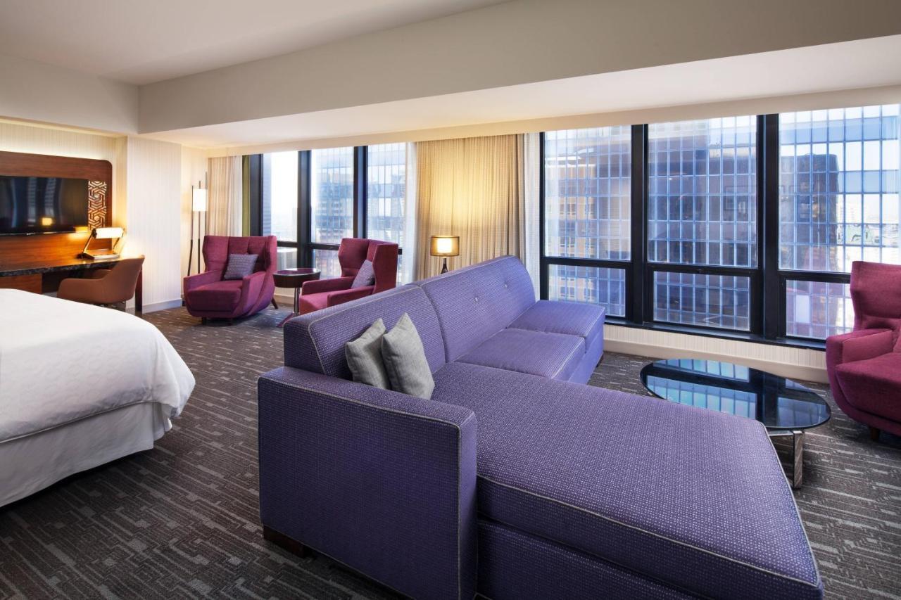 Sheraton Grand Angeles Hotel 4*