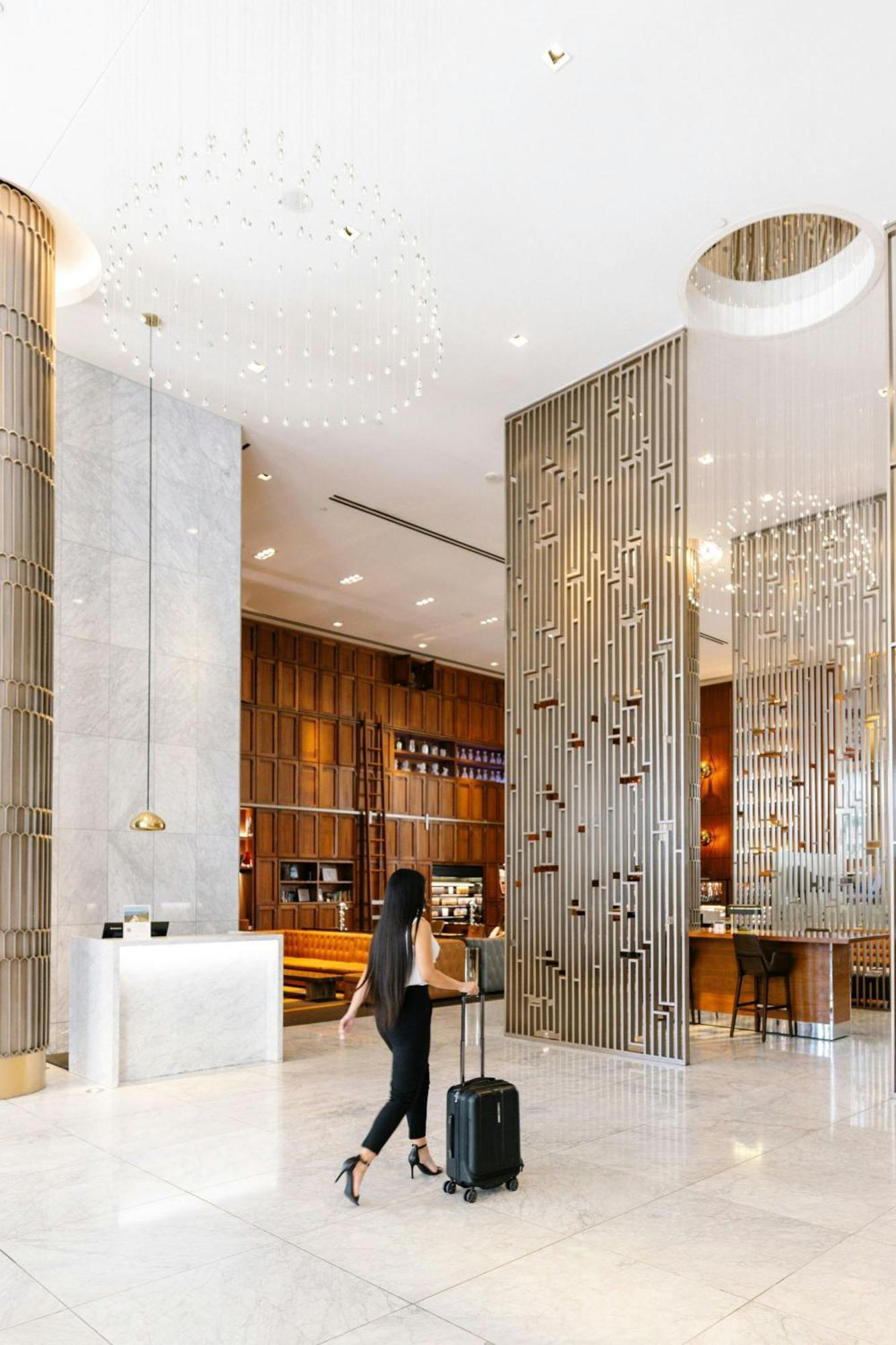 Sheraton Grand Angeles 4*