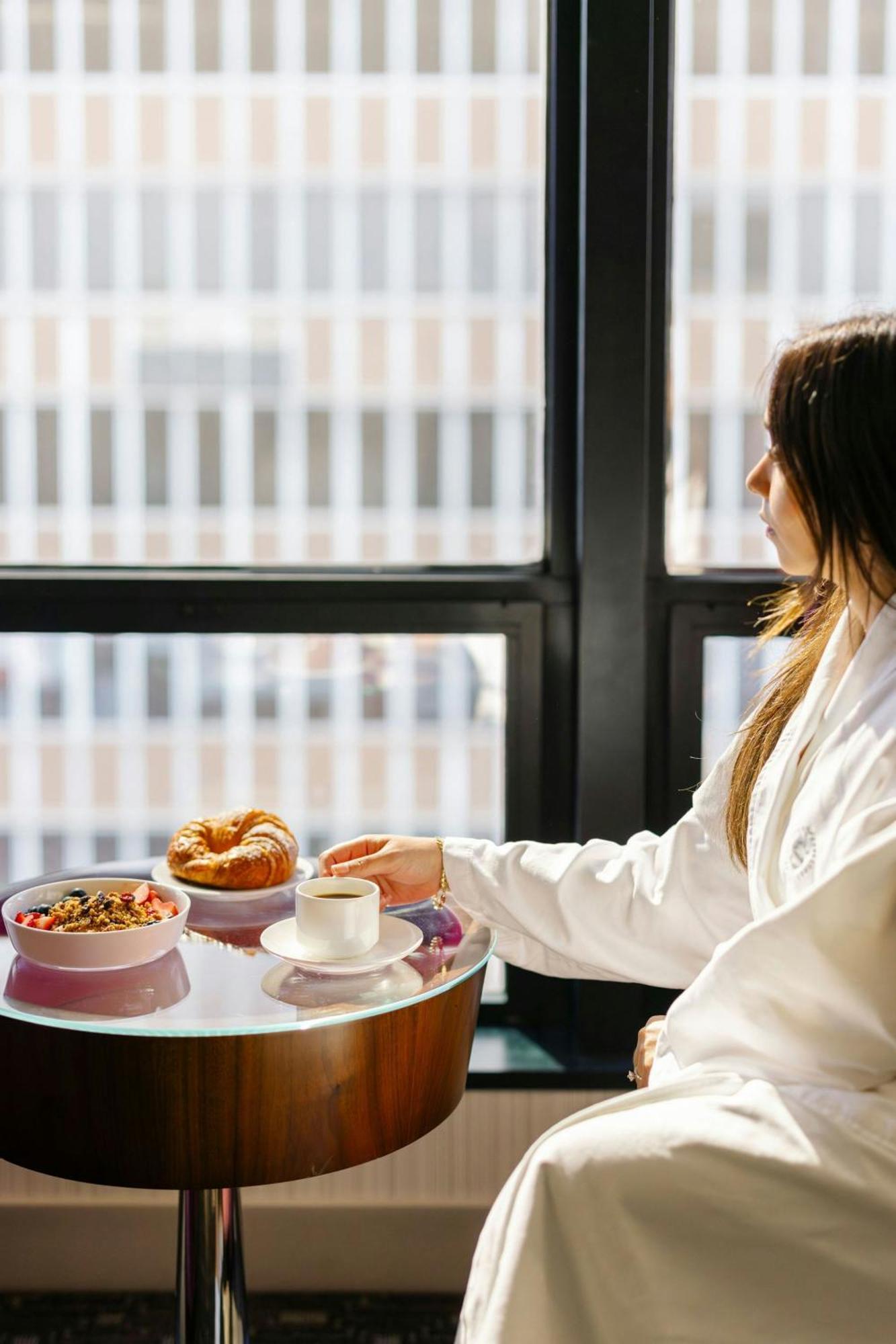 Sheraton Grand Angeles 4*